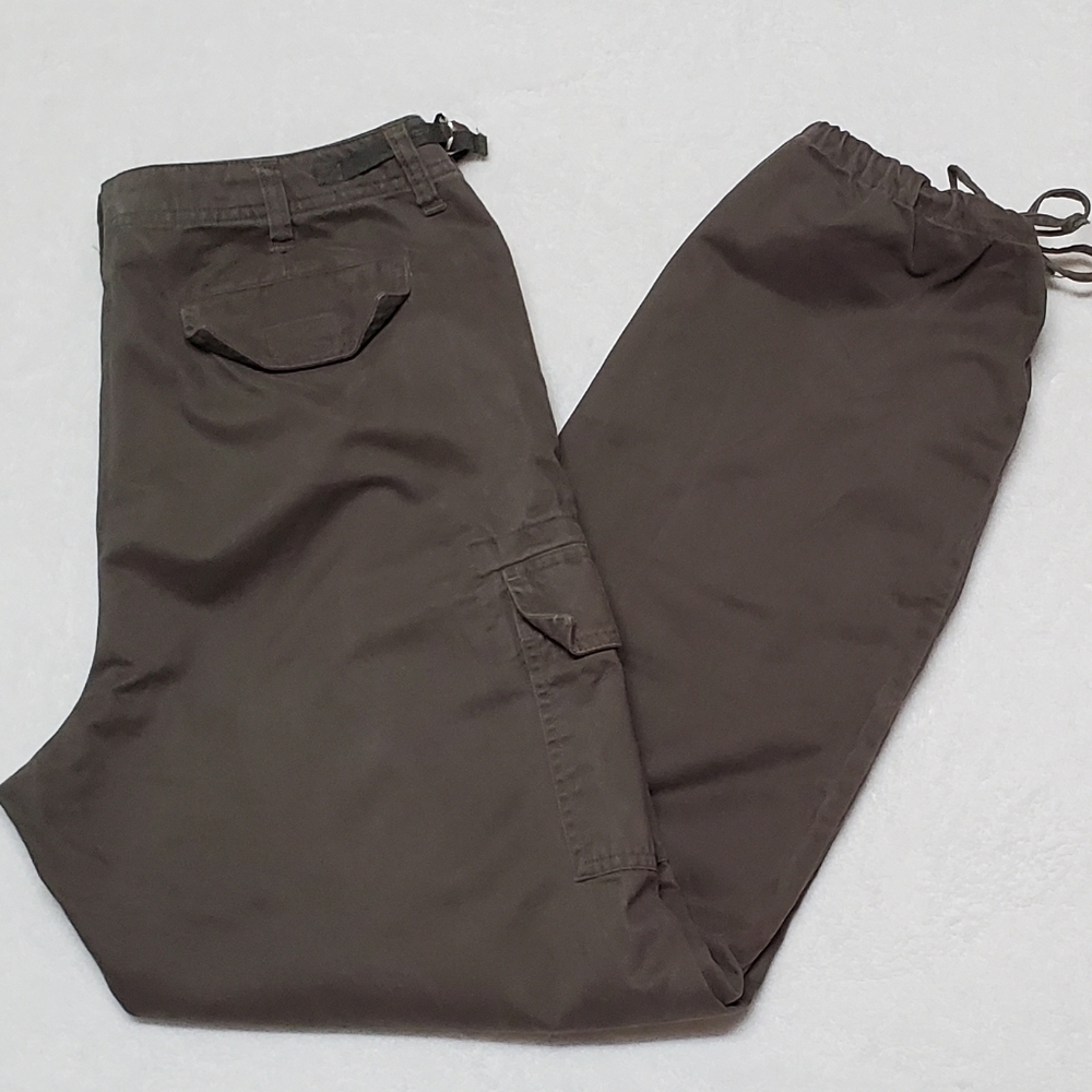 Vintage 1990s Carolina Blues Army Green Khaki Cargo Cropped Ankle Tie Pants - Picture 4 of 14